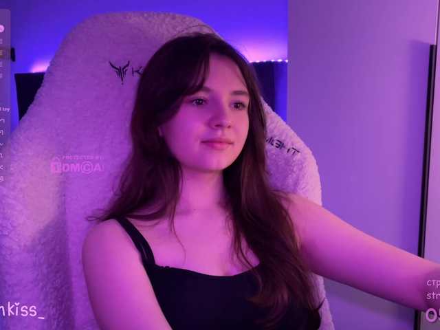 le modèle kisankiss est en webcam porno dans un show sur le site bongacams, il possède les tags suivants: White/Caucasian,Brunette,Shaved