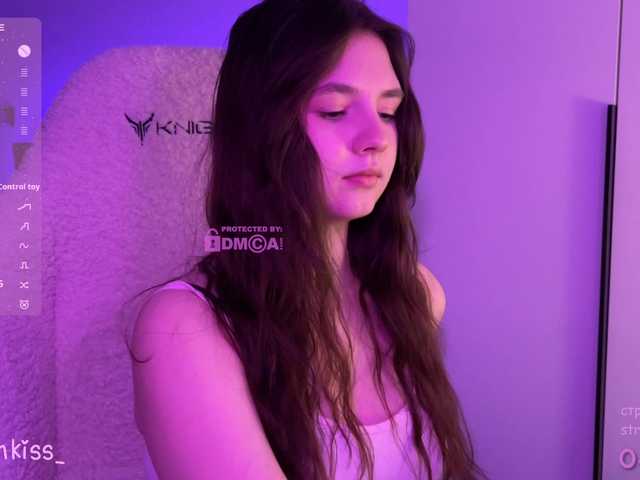 le modèle kisankiss est en webcam porno dans un show sur le site bongacams, il possède les tags suivants: White/Caucasian,Brunette,Shaved