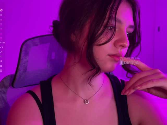 -FoxAlisa- live cam on BongaCams