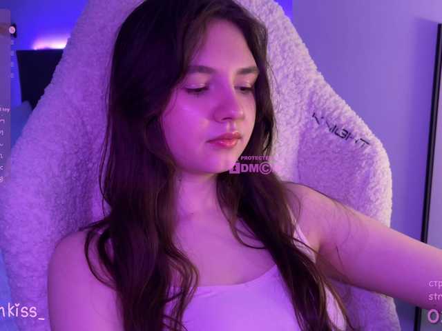 le modèle kisankiss est en webcam porno dans un show sur le site bongacams, il possède les tags suivants: White/Caucasian,Brunette,Shaved