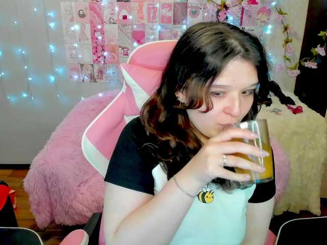 Acid-Kate live cam on BongaCams