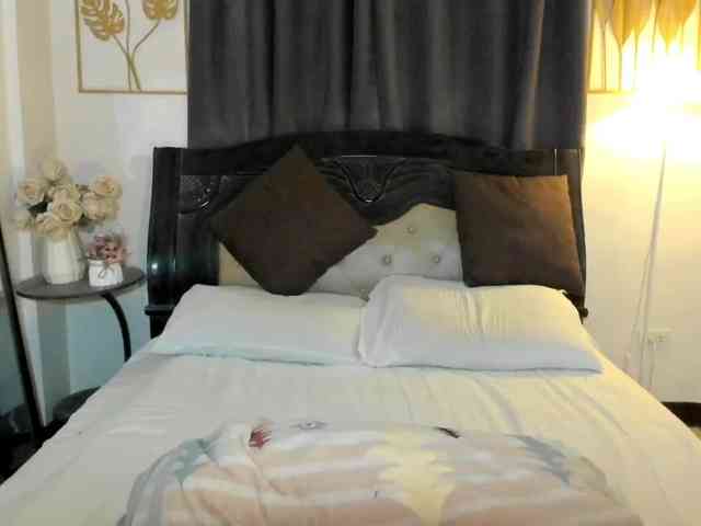 SUGAHBABEmikka Sex Cam Show