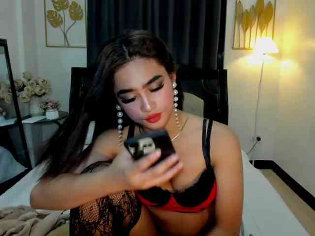 SUGAHBABEmikka Sex Cam Show