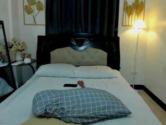 SUGAHBABEmikka Sex Cam Show
