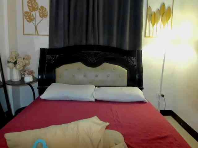 SUGAHBABEmikka Sex Cam Show