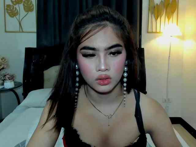 SUGAHBABEmikka Sex Cam Show