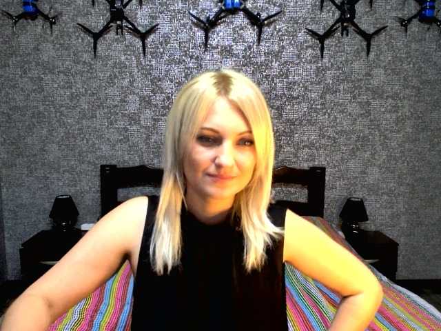 AnnaDeVille, 29 y/o - Live Cam on BongaCams