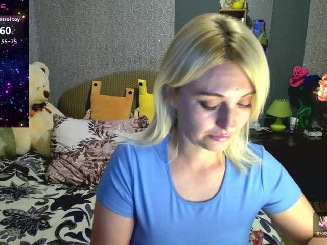 AnnaDeVille live cam on BongaCams