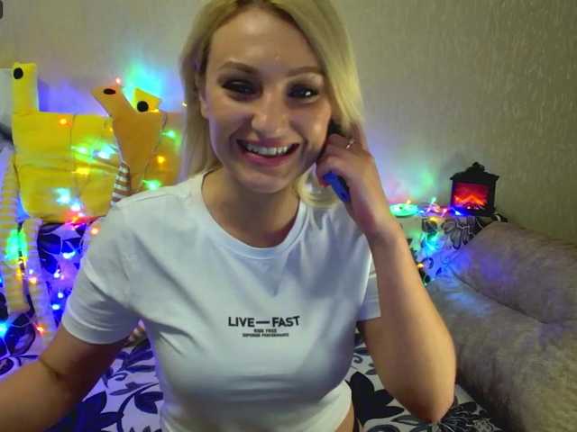 AnnaDeVille live cam on BongaCams