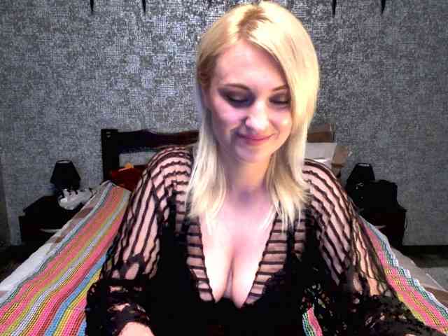 AnnaDeVille webcam