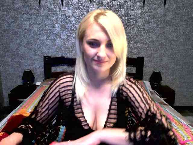 AnnaDeVille webcam