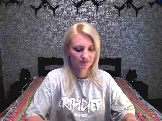 AnnaDeVille webcam