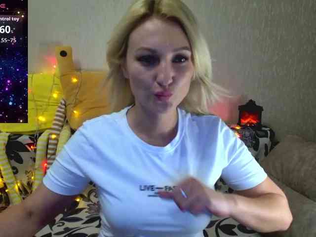 AnnaDeVille webcam