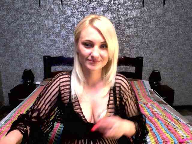 AnnaDeVille webcam