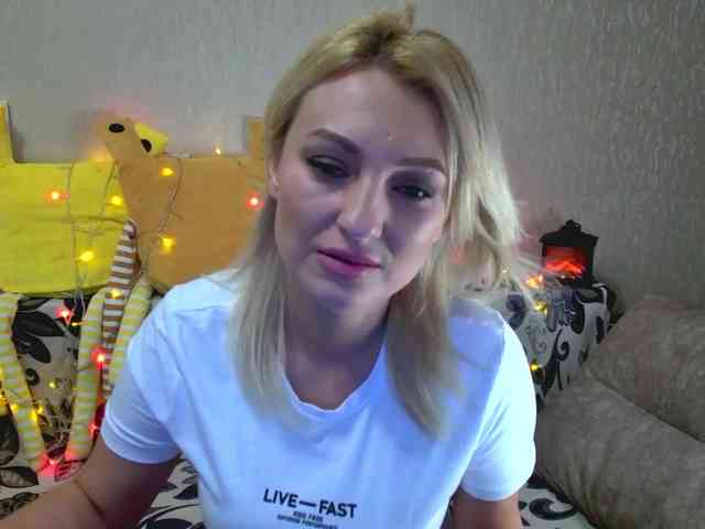 AnnaDeVille webcam