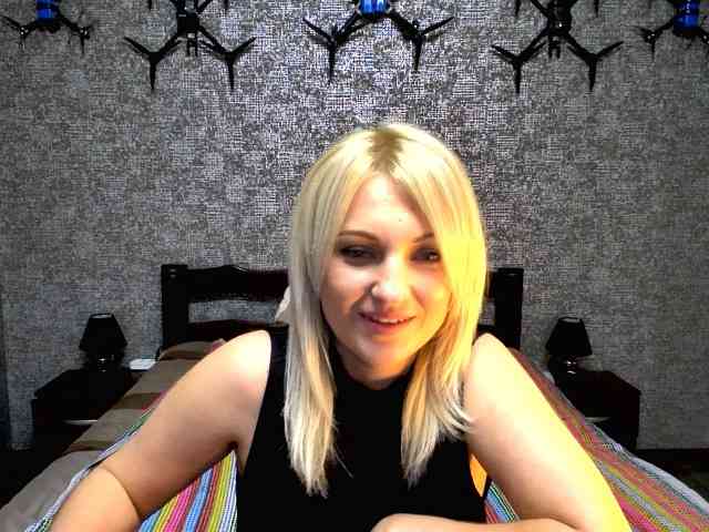 AnnaDeVille webcam
