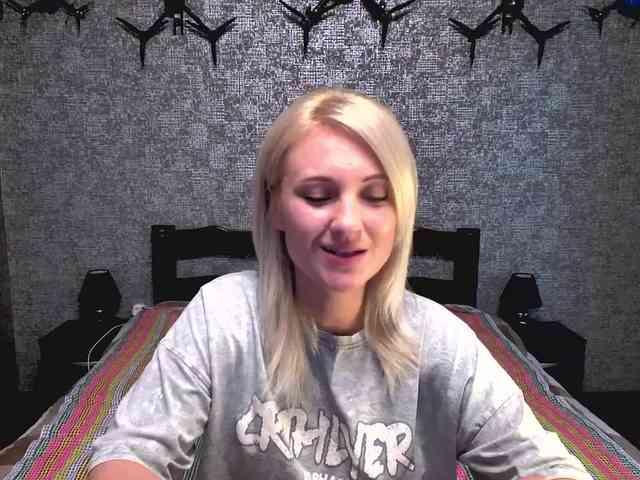 AnnaDeVille webcam