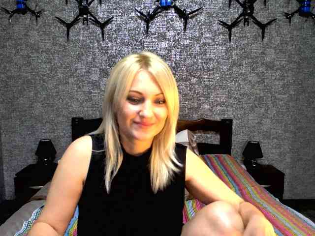 AnnaDeVille webcam