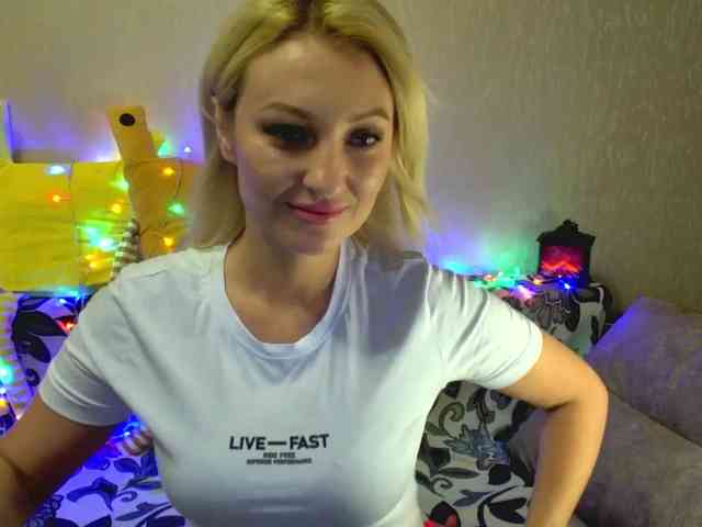 AnnaDeVille webcam
