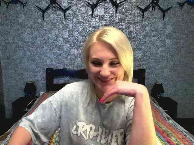 AnnaDeVille webcam