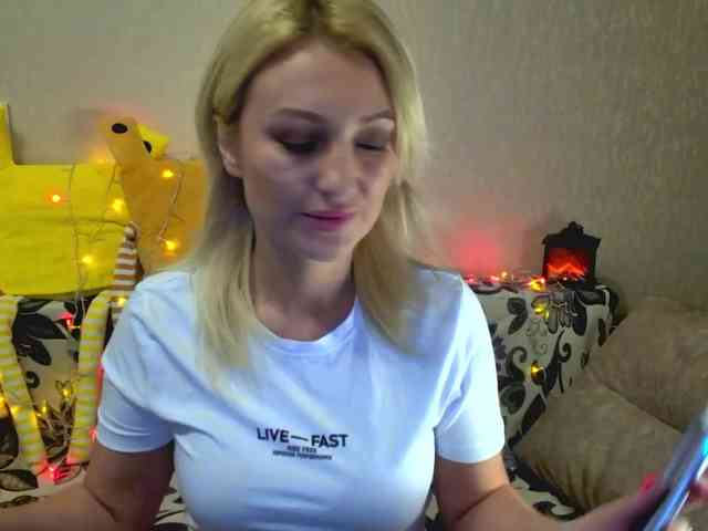 AnnaDeVille webcam