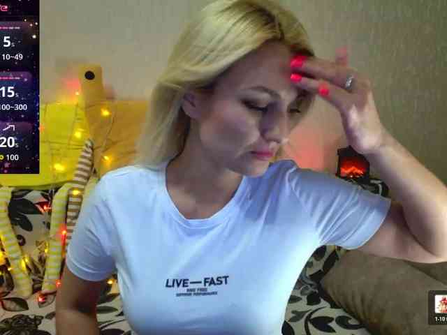 AnnaDeVille webcam