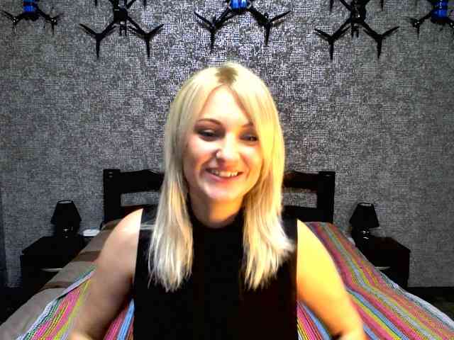 AnnaDeVille webcam