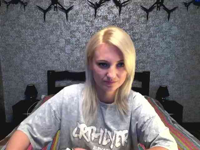 AnnaDeVille webcam