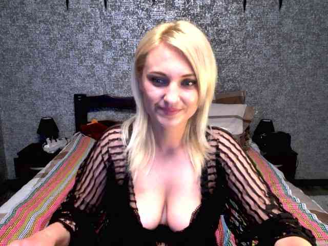 AnnaDeVille webcam