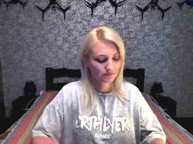 AnnaDeVille webcam