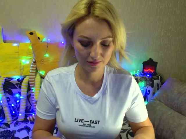 AnnaDeVille webcam