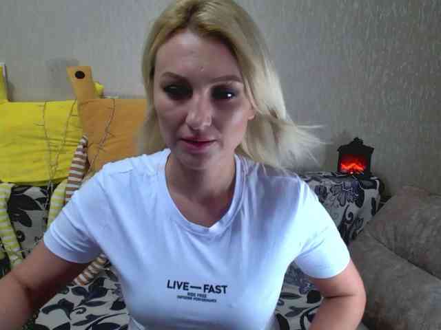 AnnaDeVille webcam