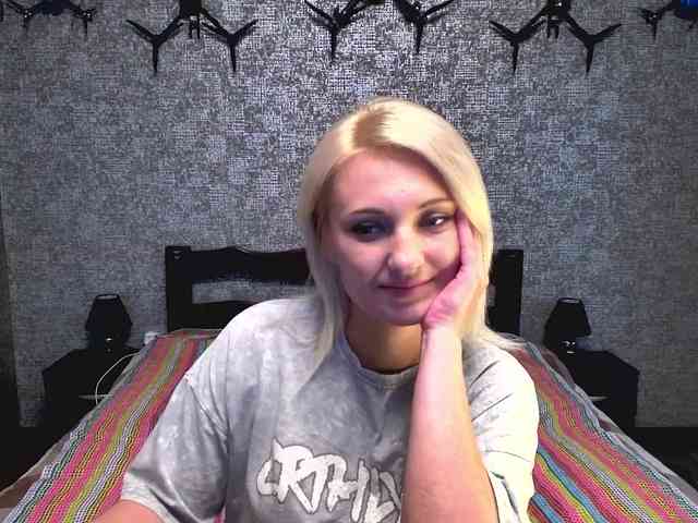AnnaDeVille webcam