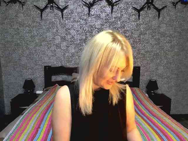 AnnaDeVille webcam