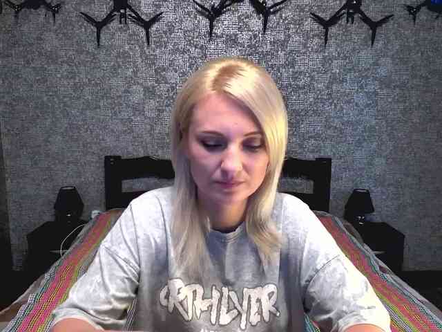 AnnaDeVille webcam