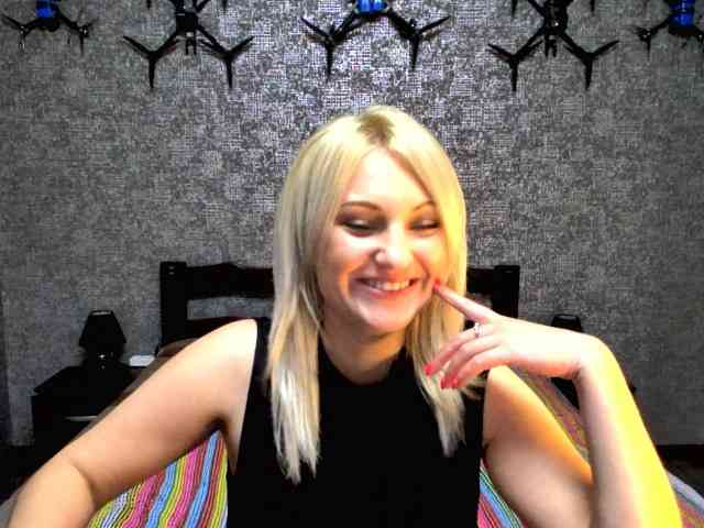 AnnaDeVille webcam