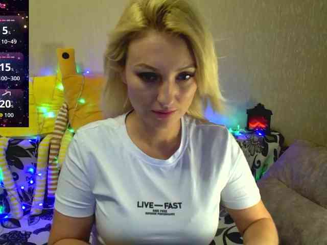 AnnaDeVille webcam