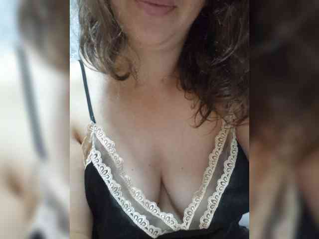 NiKa-ON Live Webcam on BongaCams