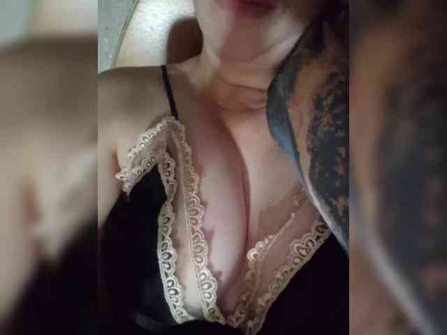 Nika-on's cam show statistics and live stream