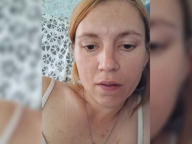 Lola32 live cam on BongaCams