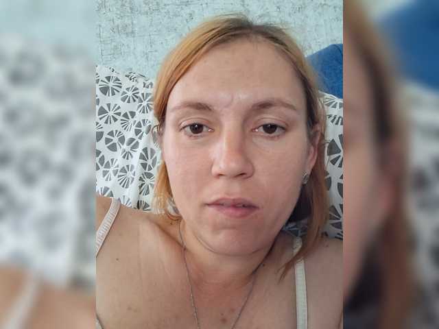 Lola32 live cam on BongaCams