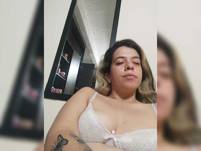SuRomero live cam on BongaCams