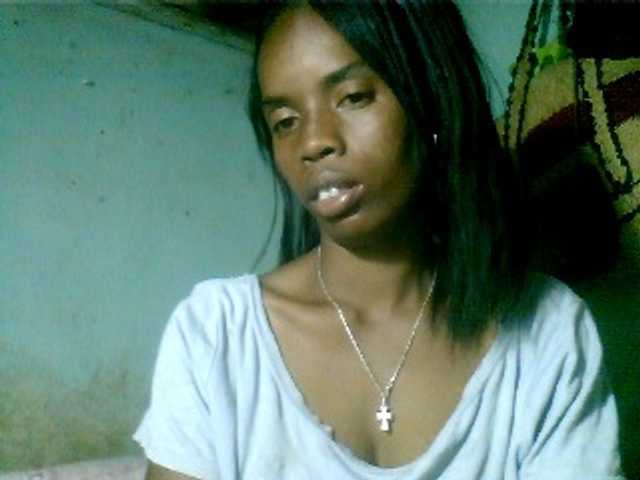 le modèle Fanihsexy est en webcam porno dans un show sur le site bongacams, il possède les tags suivants: Ebony,Brunette,Hairy