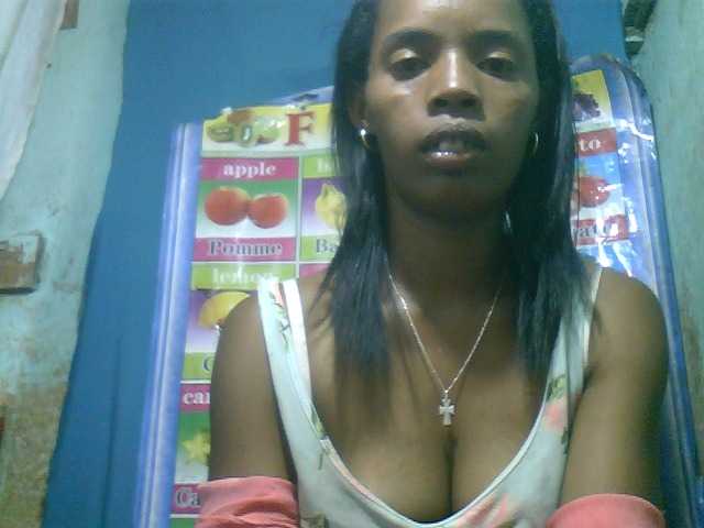 le modèle Fanihsexy est en webcam porno dans un show sur le site bongacams, il possède les tags suivants: Ebony,Brunette,Hairy