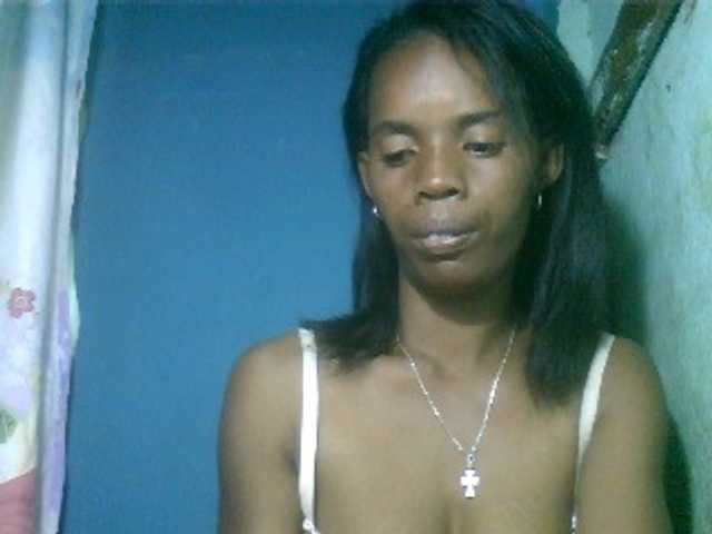 le modèle Fanihsexy est en webcam porno dans un show sur le site bongacams, il possède les tags suivants: Ebony,Brunette,Hairy