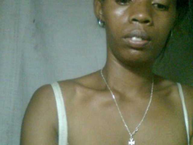 le modèle Fanihsexy est en webcam porno dans un show sur le site bongacams, il possède les tags suivants: Ebony,Brunette,Hairy