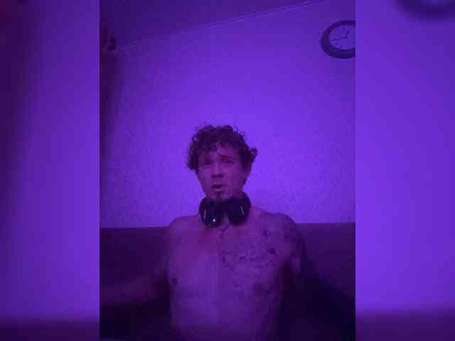 MityaMoodinsky Live Webcam on BongaCams