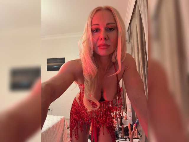 ALISE8881 live cam on BongaCams