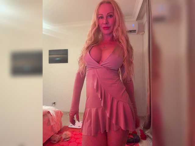 ALISE8881 live cam on BongaCams