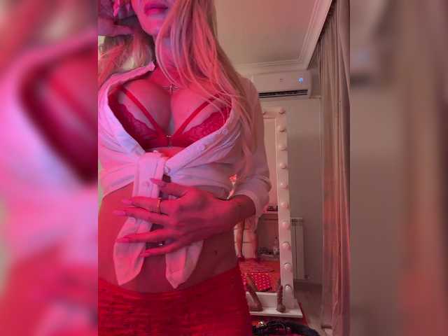 ALISE8881 live cam on BongaCams